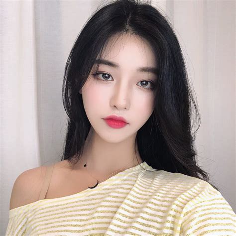 𝑷𝒊𝒏𝒕𝒆𝒓𝒆𝒔𝒕 𝒉𝒐𝒏𝒆𝒆𝒚𝒋𝒊𝒏 asian beauty ulzzang korean girl uzzlang girl girls selfies bangs