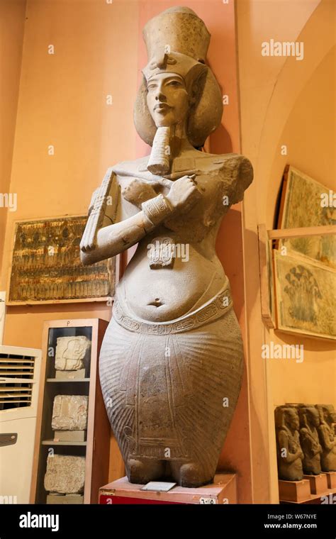 Akhenaton Estatua En El Museo Egipcio La Ciudad De El Cairo Egipto