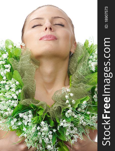 Pretty Naked Woman Flowers Chaplet Free Stock Photos Stockfreeimages