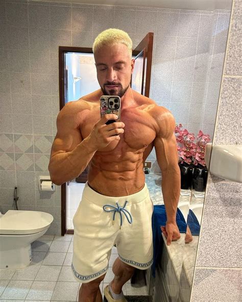 Youtube Bodybuilding Star Joesthetics Dead At 30 As Tributes Pour In