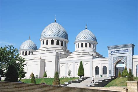 Masjid sultan abu bakar dibina pada 1 muharam 1310 hijri bersamaan 26 julai 1892 masihi, atas titah sultan abu bakar. Terkenal Memiliki Banyak Situs Peradaban Islam di Dunia ...