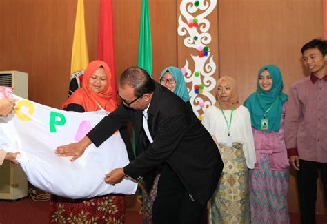 Kata merupakan bagian terkecil dari bahasa. PAUD Merupakan Pondasi Dalam Membangun Karakter Bangsa ...