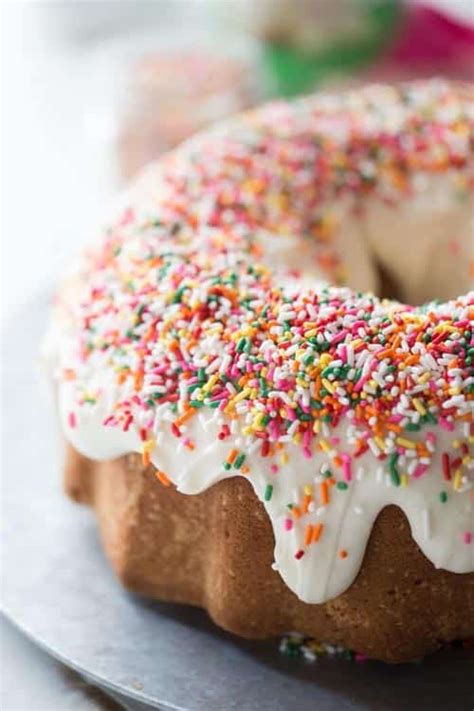 Bundt cake is easy to make, and it tastes excellent. Bundt Cake Decorating Ideas - CakeWhiz