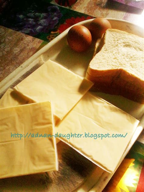 For making the roti telur, first, oil your palms and the work surface lightly. Qaseh ku..: Resepi : Roti Telur Inti Cheese..