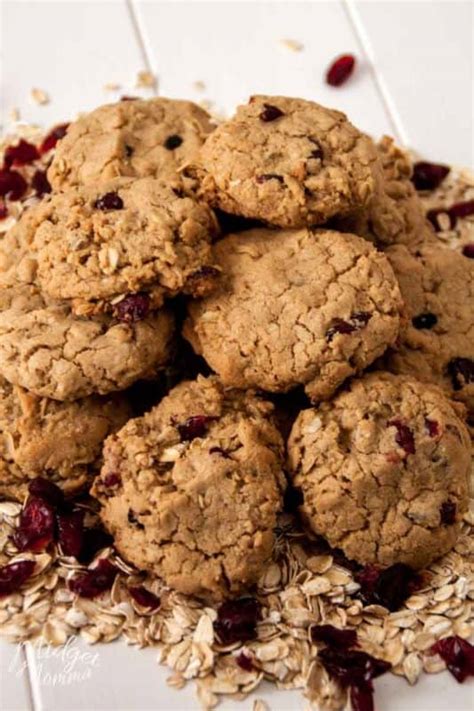 Soft And Chewy Cranberry Oatmeal Cookies MidgetMomma