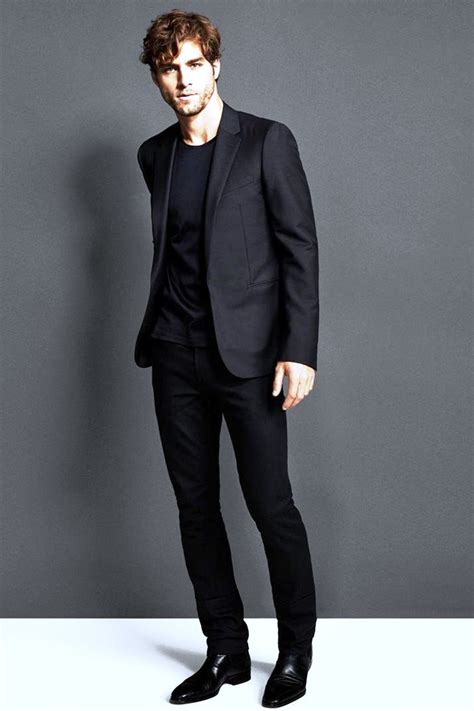 There will never be anything any woman loves more than a man in a suit that fits him well. 30 Black Suit Fashion Ideas For Men To Try