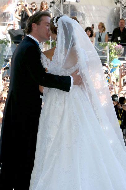Please contact this domain's administrator as their dns made easy services have expired. Das Brautkleid von Prinzessin Madeleine von Schweden ...