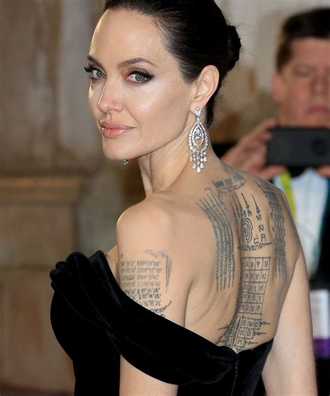 Los Tatuajes De Angelina Jolie Tatuajes Así Los Llevan Las