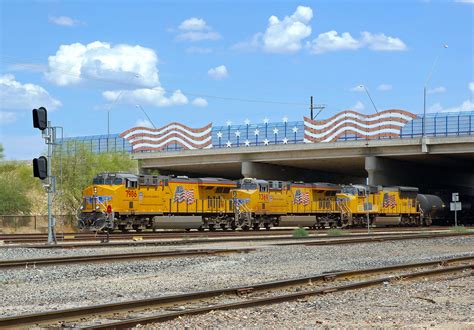 Union Pacific General Electric Ac45ccte Leading A Westboun Flickr