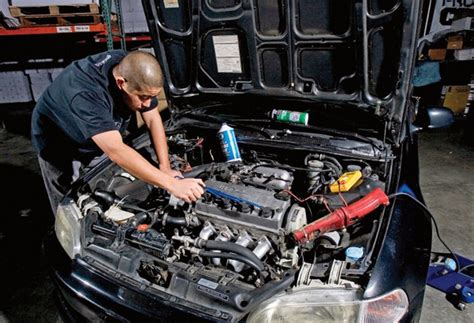 Most shops that hire people without experience will pay you as close to minimum wage. How to Find a Good Mechanic