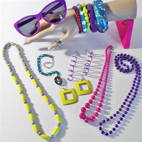 Colorful Vintage Retro 80s Costume Jewelry Bangle Bracelets Beads Big