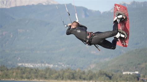 How to Choose Between Kitesurfing Boards | Kiteboarding ...