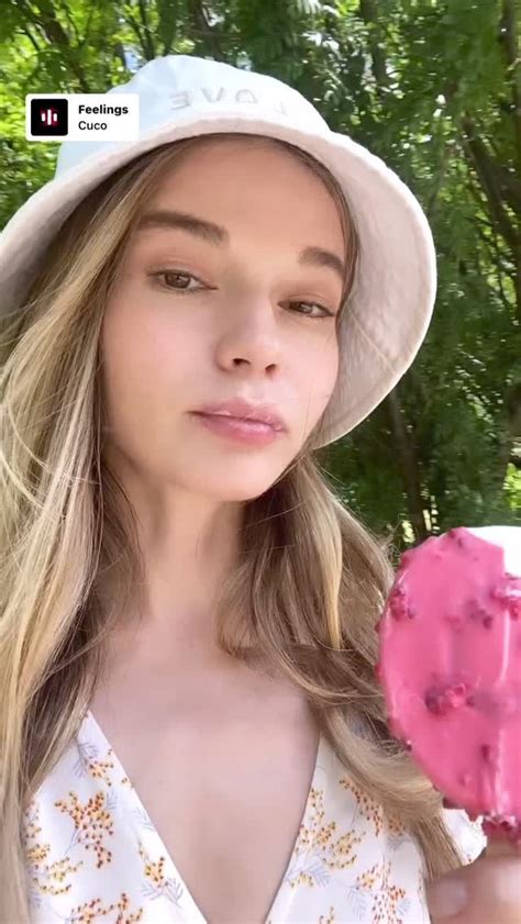 Katia Kotenova And An Ice Cream Fyi She Demolishes It Rneddaa