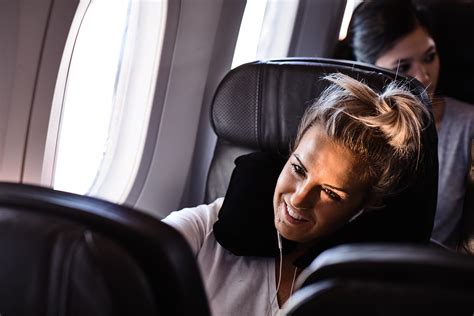 Boeing does not appear to have made precise claims about the decibel level in the cabin of the dreamliner aircraft. Experience the Jetstar Boeing 787 Dreamliner | Jetstar