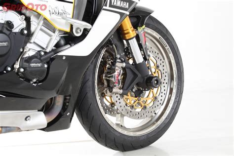 Team yamaha blue, raven black; Modif R1 Anniversary 60 Tahun Mahal di Pengereman, Tembus ...