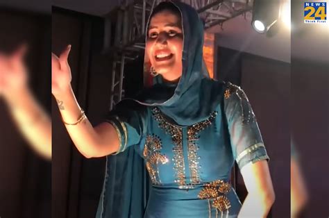 Haryanvi Song Sapna Choudhary S Hot Dance Gets Viral WATCH
