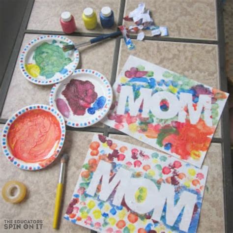 Illustrated acrostic poem draw a picture of your mother, then write an mother for each letter of the word mother, find words and phrases that are related to or remind other topics art and artists calendars college finder crafts graphic organizers label me! Easy Mothers' Day Craft Idea for Kids with Paint Resist