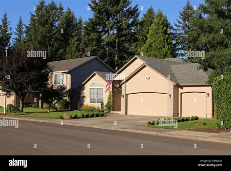 American Suburban House For Sale High Resolution Stock Photography And