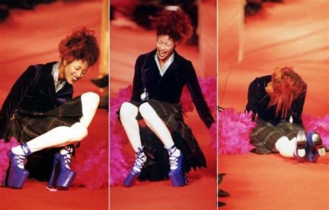 1993 94 Vivienne Westwood Show Naomi Campbell Fall Fashion Naomi