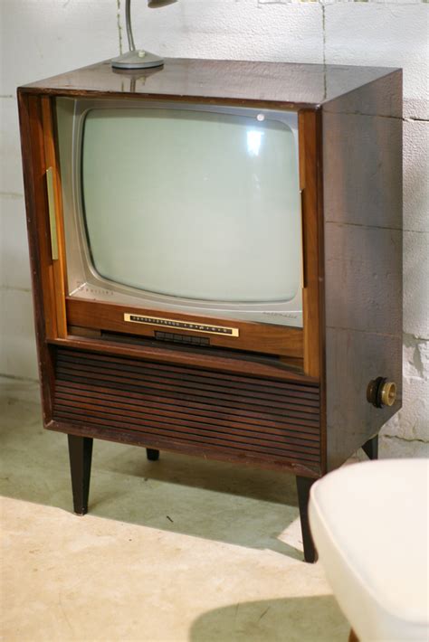 60 минут по горячим следам 29.04.2021. Retro Vintage Philips Automatic jaren 60 tv meubel ...