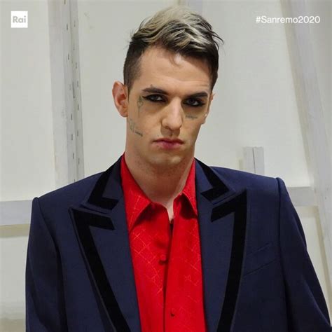 Achille lauro canta sul palco dell'ariston il suo ultimo brano 'solo noi' durante il festival di sanremo 2021. Sanremo 2020, canzone Achille Lauro: testo, significato ...