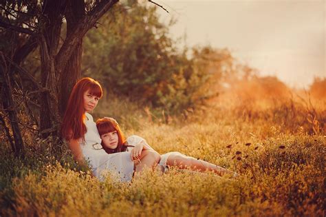 Mom With Little Daughter 4k Wallpapers Wallpaper Cave