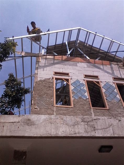 Selain memiliki kekuatan dan daya tahan yang sangat baik, harga genteng juga tergolong sangat terjangkau. PEMASANGAN ATAP BAJA RINGAN DAN GENTENG METAL ROOF DI ...