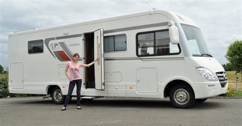 Refonte des intérieurs, et préparation du 40ème anniversaire chez le voyageur. camping car integral le voyageur mercedes 312 td - Le ...