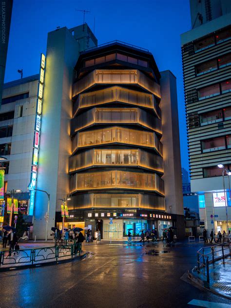 Tokyostreetphoto Yasuyo Building Shinjuku 新宿 I Dont Know How To