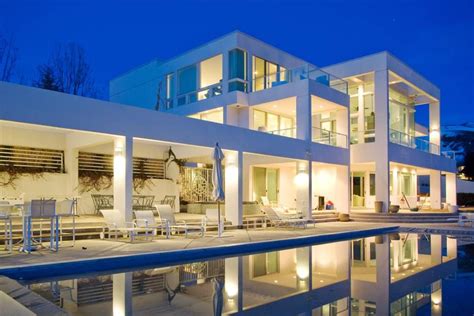 Extravagant Homes Extravagant Homes Contemporary House Huge Houses