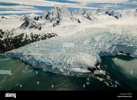 Inselgletscher Antarktis Antenne Fotos Und Bildmaterial In Hoher Auflösung Alamy