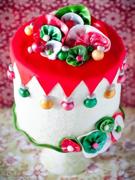 Whether those words fill you with delight or dread, it's time to start you are at:home»christmas»21 christmas cake stand decorating ideas to deck the halls. 33 Delicious Christmas Food Ideas - Easyday