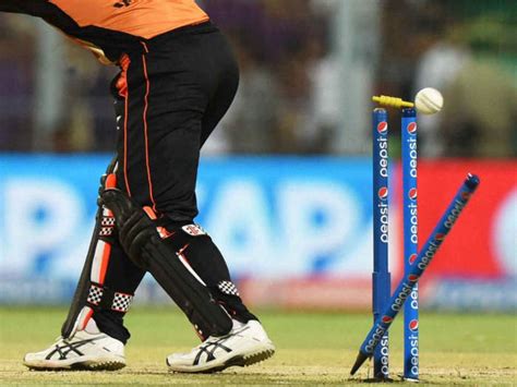There Are Ten Ways To Get A Batsman Out In Cricket क्रिकेट में इन 9