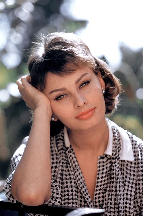 As She Turns 87 Here Are 16 Of Sophia Lorens Best Vintage Beauty