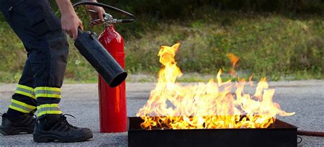 Cara Menggunakan APAR Alat Pemadam Api Ringan - FIREFIX