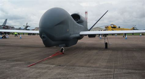 It's use is to be used in combat. MQ-1 Predator UAV - RIAT 2012 - Fotogalleri - SoldF.com Forum