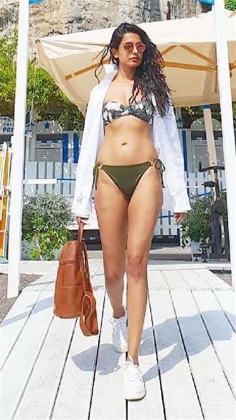 Hot Bikini Photos Of Sarah Jane Dias Tandav And Kya Super Cool