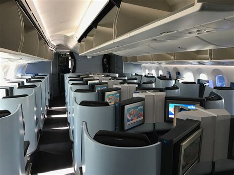 Klm 787 Dreamliner World Business Impresses Live And Lets Fly