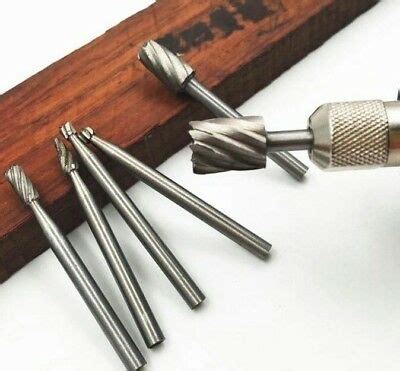 Le frese per trapano sono chiamate così perché spesso vengono usate manualmente ed inserite nel nostro trapano, che può essere cosa si intende quando si parla di frese o punte per trapano a colonna. SET FRESE Per Legno 6 Pz Dremel Mini Trapano 3 Mm Hss ...
