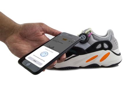 The top downloaded are wish, poshmark, zulily and below is a list with all shoes apps. Sneaker Con's new app is using NFC technology to ...