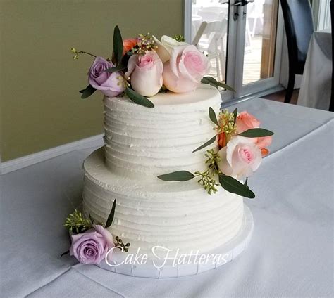 Wedding Cake With Fresh Flowers Decorated Cake By Donna Cakesdecor