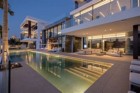 Incredible Custom Built Villa In Palm In Dubai Dubai United Arab