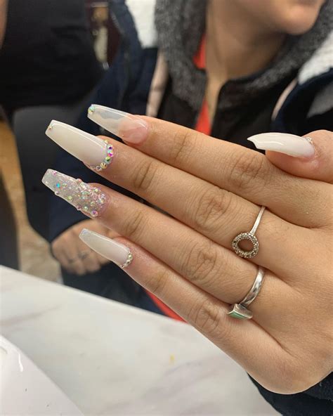 7 Diamond Nail Designs To Try Out For A Sparkly Vibe In 2023