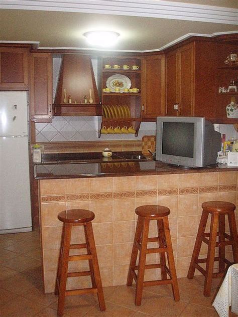 De nuevo, hay muchas alternativas y considere los asuntos junto con la suavidad y la forma en que utiliza su diseño de cocina de lujo moderna. como decorar una cocina pequeña rustica con paletas ...