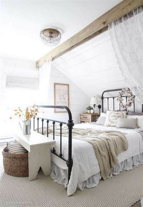 37 Comfy Farmhouse Master Bedroom Decorating Ideas Page 9 Of 39