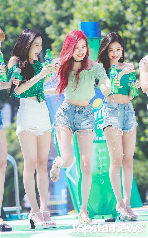 Aunque las imágenes de lisa, jennie, jisoo y ros. Pin de Cassy Mabelle em Blackpink 멤베 | Garotas, Black pink ...