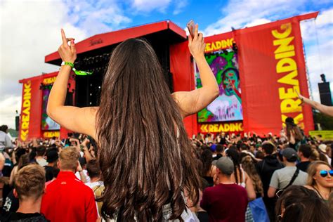 Reading festival is an annual outdoor music festival that sees some of the most famous rock and pop bands perform over 3 days. Volunteer at the 2018 Reading Festival with Hotbox Events