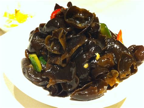 Chinese yam nourishes the spleen, nourishes the stomach and helps for spleen deficiency, lack of food, chronic diarrhea, lung deficiency, asthma, kidney deficiency, nocturnal. Black fungus in vinegar | Food, Asian dishes, Eat