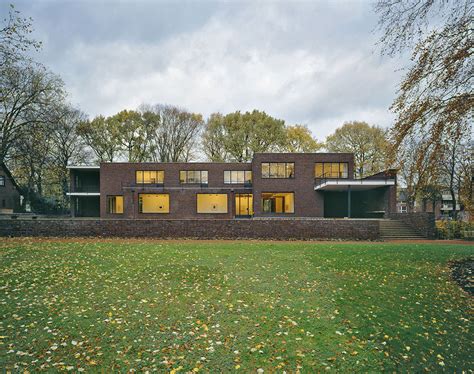 Im anschluss ikon gallery, birmingham; MIDCENTURY MODERN DESIGN - Haus Lange and Haus Esters in ...