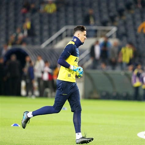 İnstagram sayfam ve internet adresim: Altay Bayındır | Kaleci